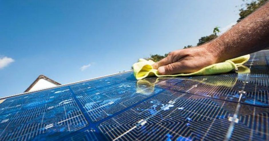 mantenimiento de paneles solares